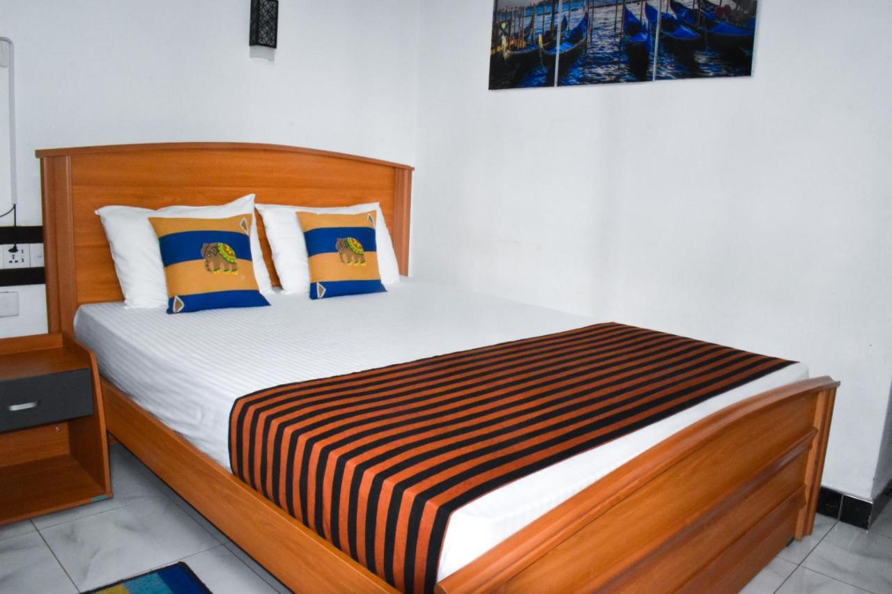Myr-O Homestay Kombichankulama ภายนอก รูปภาพ