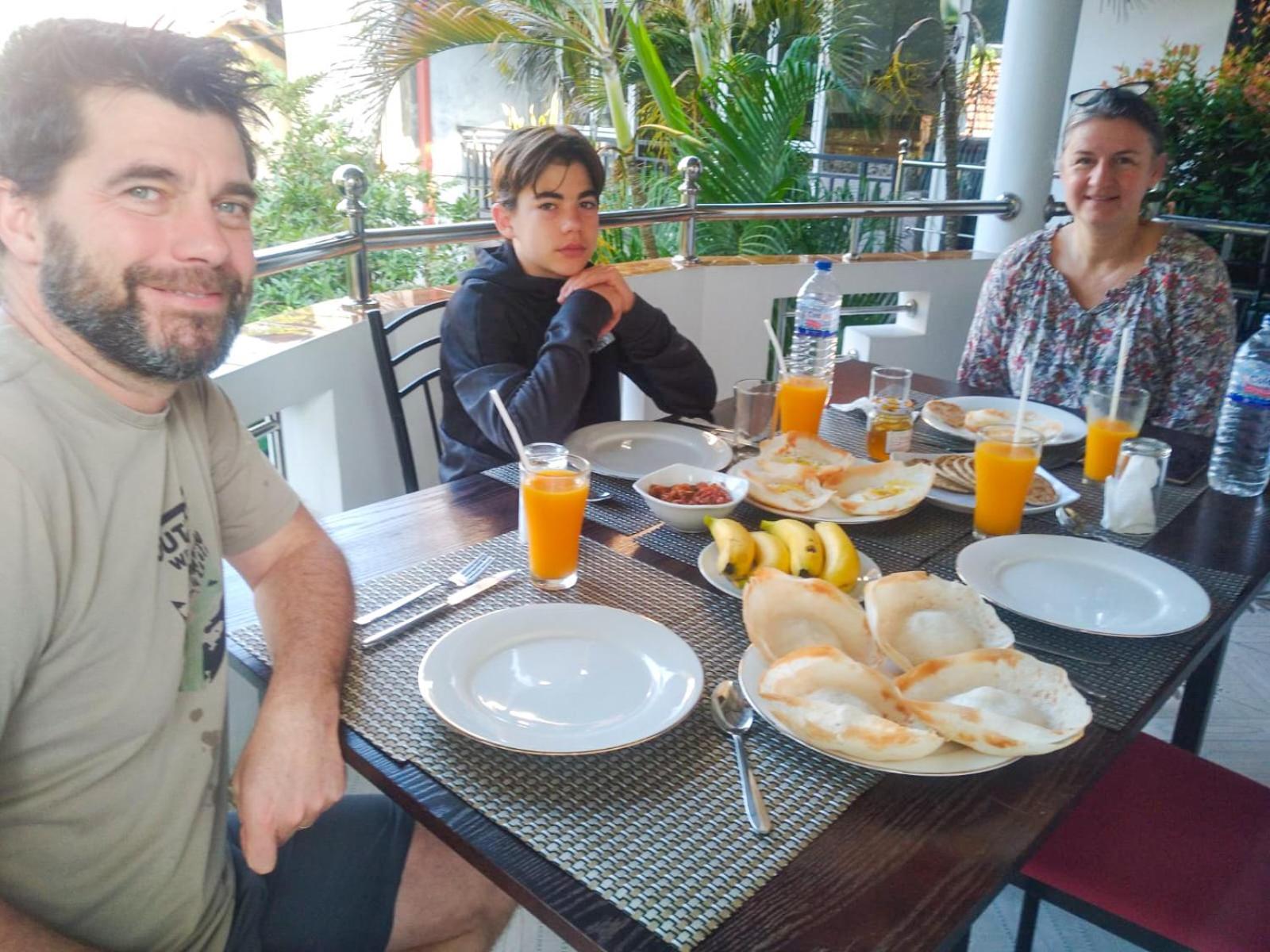 Myr-O Homestay Kombichankulama ภายนอก รูปภาพ