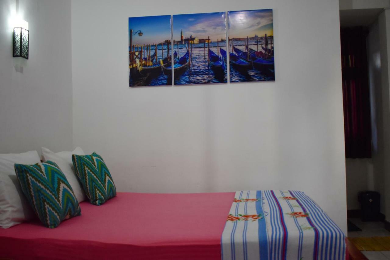 Myr-O Homestay Kombichankulama ภายนอก รูปภาพ
