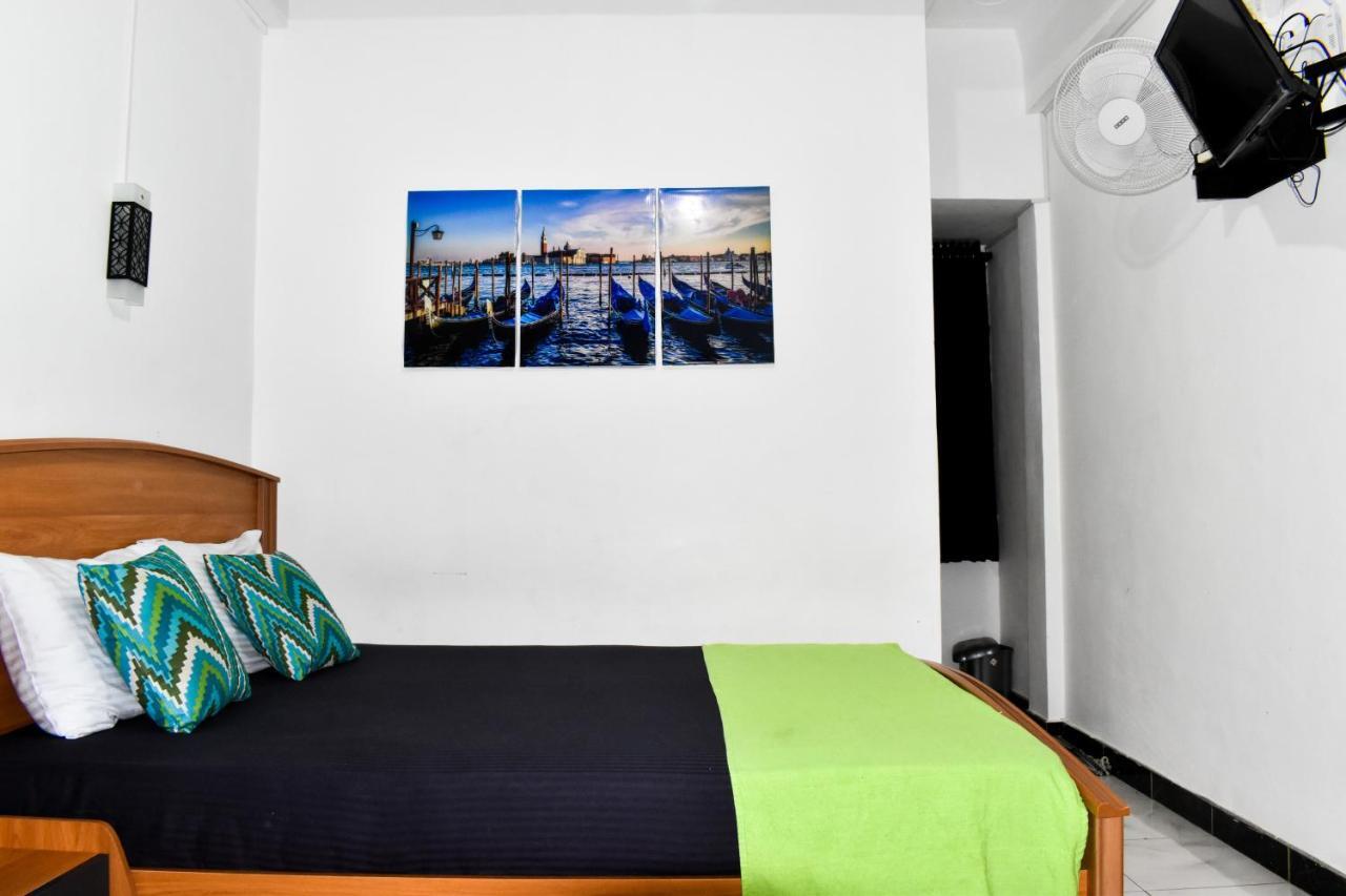Myr-O Homestay Kombichankulama ภายนอก รูปภาพ